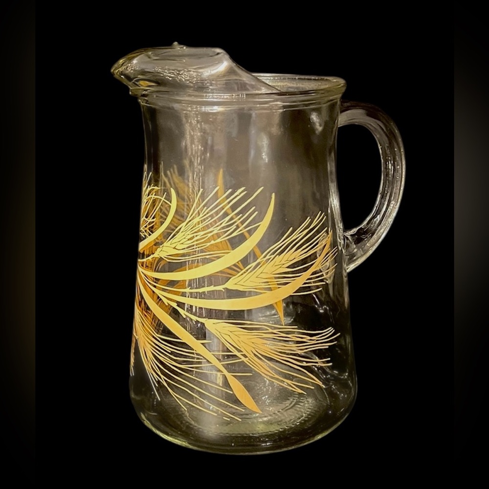 Vintage Libbey Clear Glass Ice Lip Pitcher
Golden Wheat Design
Holds 2 Quarts